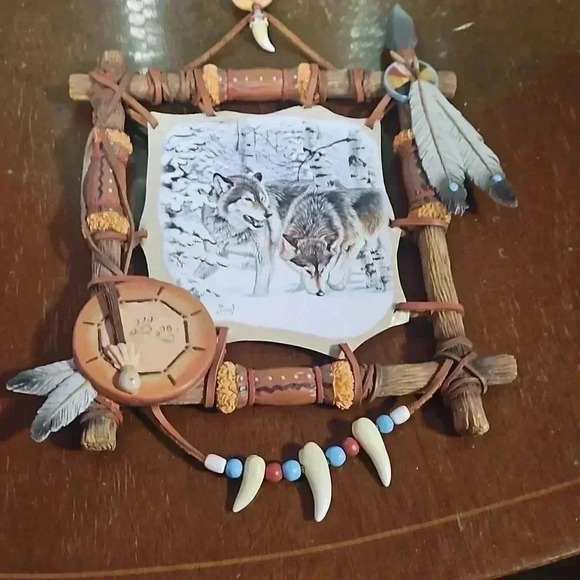 Winter vigil  wolves by the Bradford exchange Plate - Picture 10 of 15